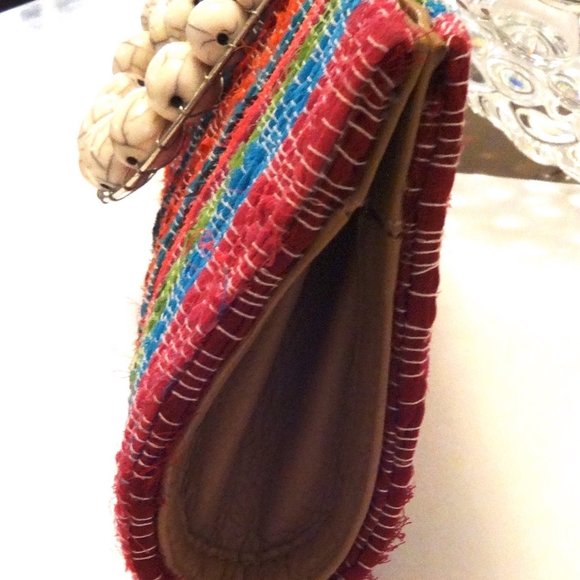 WOVEN FABRIC CLUTCH WITH SHELL/BEADED HANDLE - Picture 13 of 13